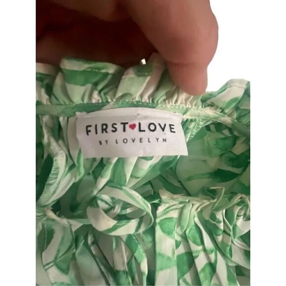 First Love Floral Tropical Ruffled Short Sleeve Blouse Green White Size Small - Picture 5 of 6